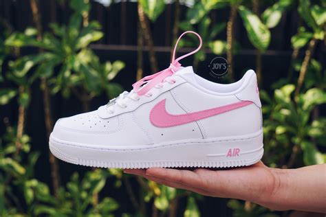 nike air force ones pink